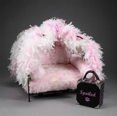 Anna Nicole items up for auction, Dannielynn benefits