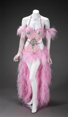 Anna Nicole items up for auction, Dannielynn benefits