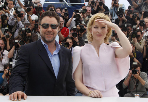 Blanchett and Crowe attend photocall for film 