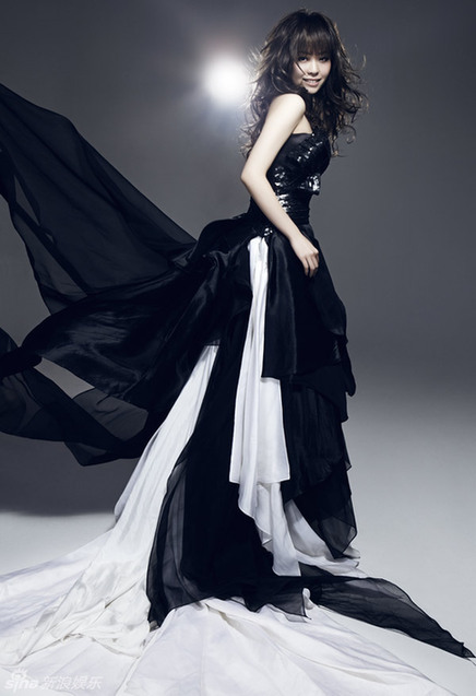 Zhang Liangying's new photos
