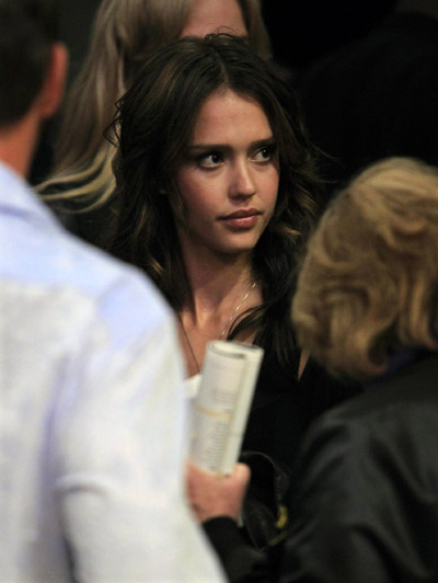 Alba and other celebrities at the NBA playoffs