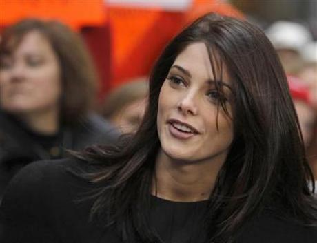 Ashley Greene, Kellan Lutz back for 