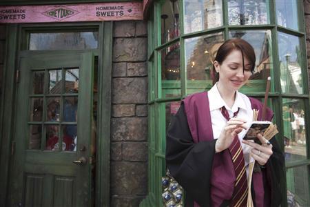 Harry Potter fans swarm new theme park