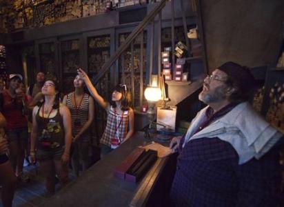 Harry Potter fans swarm new theme park