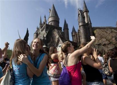 Harry Potter fans swarm new theme park