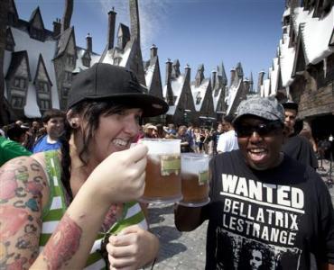 Harry Potter fans swarm new theme park