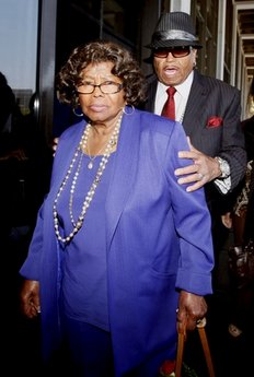 Michael Jackson's mother supports fan tribute<BR>