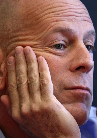 Bruce Willis promotes Sobieski vodka's new bottle design