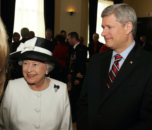 Photos:Queen Elizabeth II helps celebrate Canadian navy's 100th