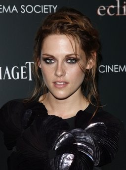 'Twilight' falls sharply but makes it to $161M
