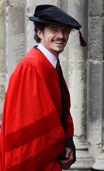 Orlando Bloom gets honorary degree in home town