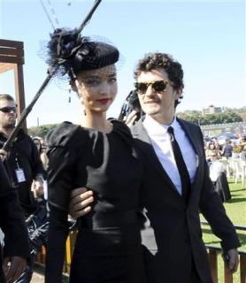 Miranda Kerr marries Orlando Bloom