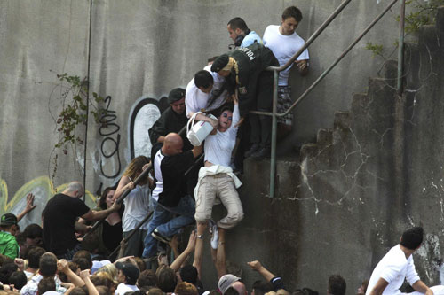 Crowd of revellers at Love Parade 