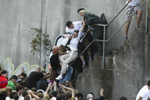 Crowd of revellers at Love Parade 
