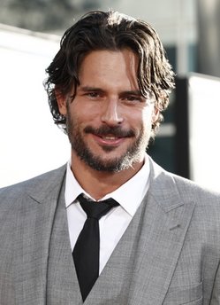 'True Blood' werewolf walks his canine co-star
