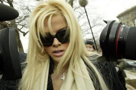 Prosecutors claim doctors over-medicated Anna Nicole