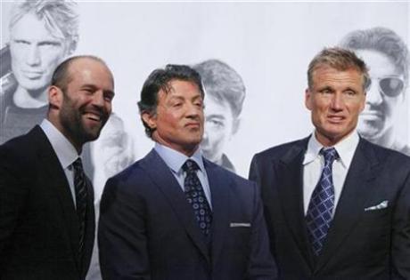 Stallone knocks out Julia Roberts at box office<BR>