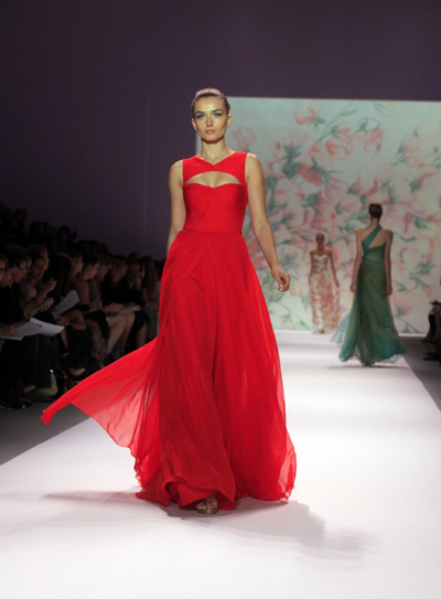NY Fashion Week: Monique Lhuillier Spring 2011 collection