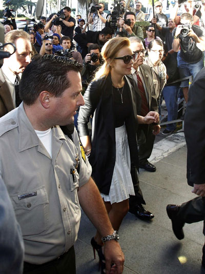 Lindsay Lohan freed after 15 hours in jail