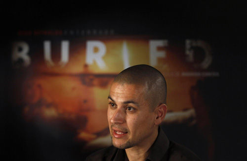 'Buried' director puts Indiana Jones in a coffin