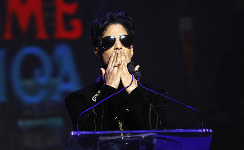 Prince announces 'Welcome 2 America' tour