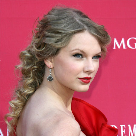 Taylor Swift dating Jake Gyllenhaal?
