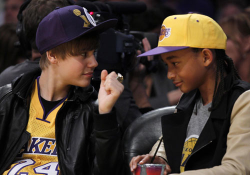 Justin Bieber watches NBA game between Los Angeles Lakers and Houston Rockets
