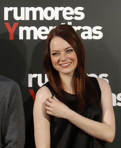 Emma Stone poses at a photocall for 'Easy A' in Madrid