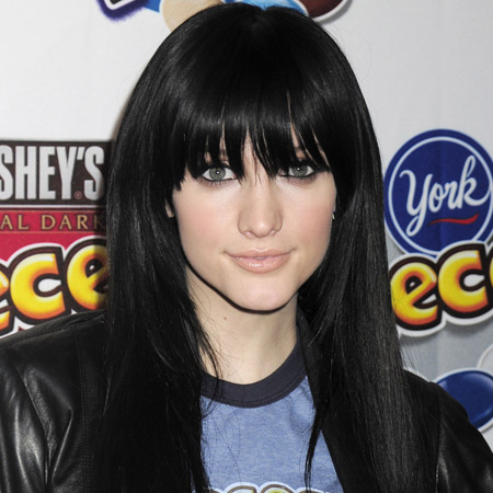 Ashlee Simpson beyond excited about Jessica's wedding.