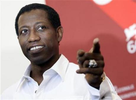 Marshals' order calls for Wesley Snipes to start sentence