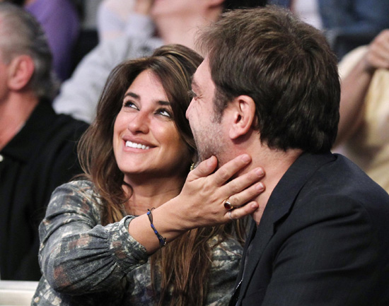 penelope cruz and javier bardem kiss. Penelope Cruz and Javier