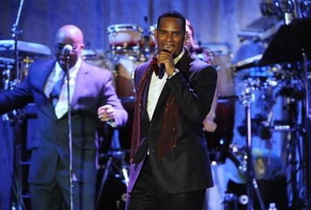 R. Kelly's 'Star Spangled Banner' Highlight of Clive Davis Event