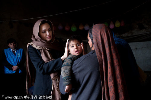 Angelina Jolie visits Afghanistan