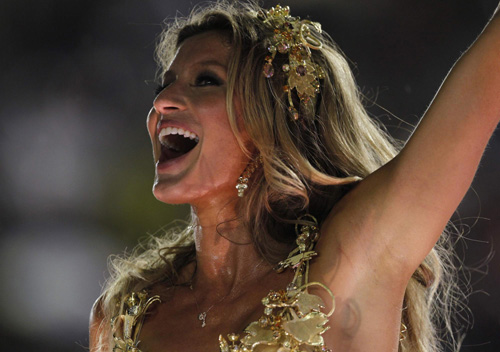 Gisele Bundchen dances during annual Carnival parade