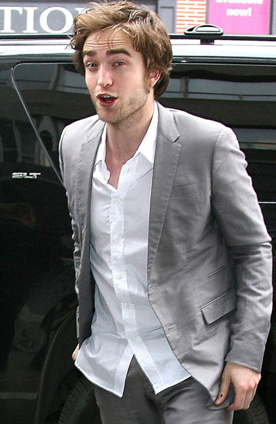 Robert Pattinson needs lens help