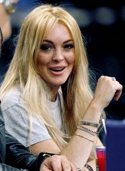 Lohan, rehab worker heard yelling on 911 call