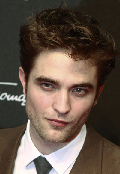 Robert Pattinson attends premiere of movie 