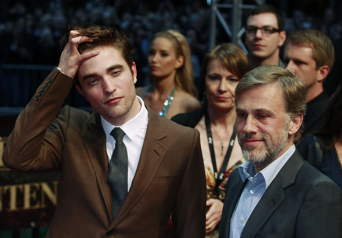 Robert Pattinson attends premiere of movie 