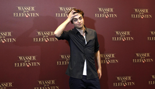 Robert Pattinson attends premiere of movie 