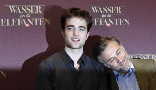 Robert Pattinson attends premiere of movie 