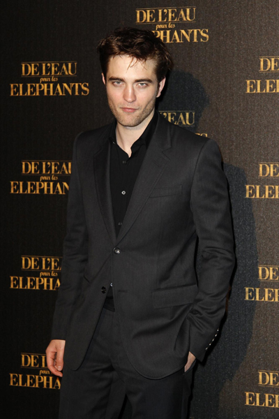 Pattinson and Witherspoon attend premiere of 