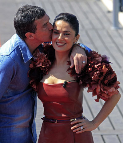 Banderas and Hayek pose for the film 'Puss In Boots'