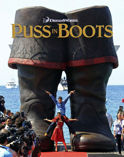 Banderas and Hayek pose for the film 'Puss In Boots'