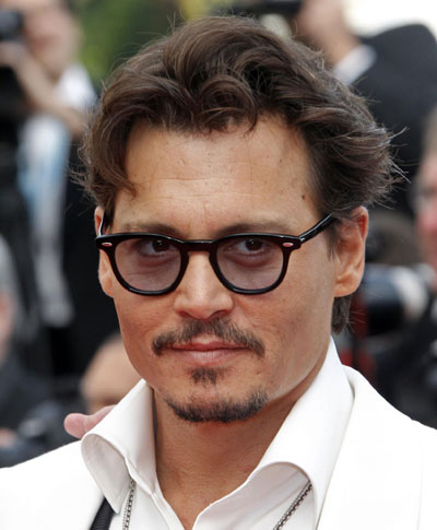 'Pirates' sails with overseas box office record