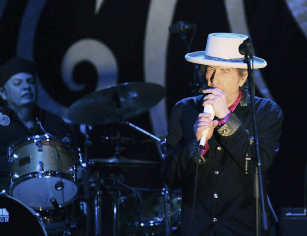 Unpublished Dylan lyrics to be sold in New York