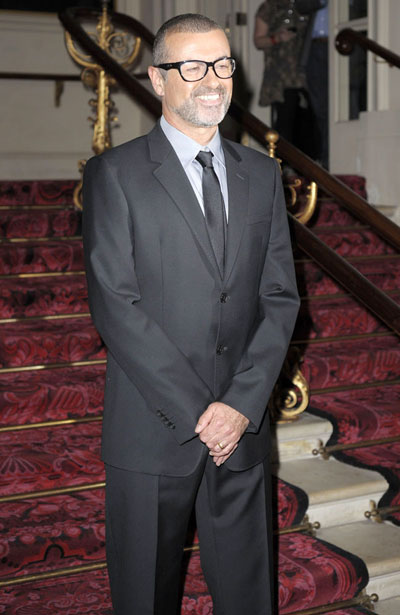 George Michael splits from boyfriend