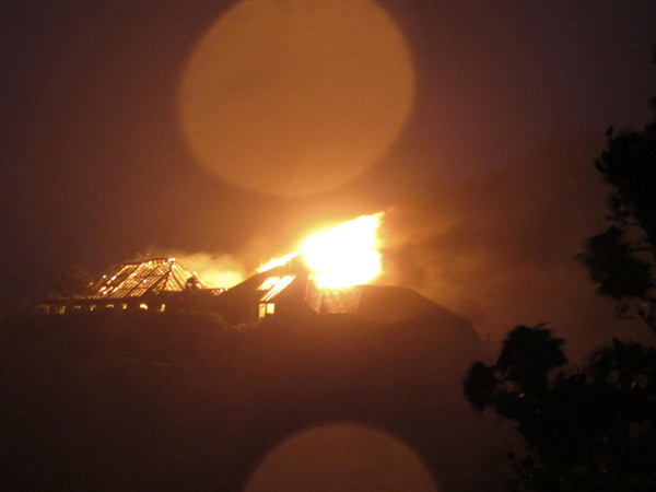 Kate Winslet escapes fire at Branson holiday home