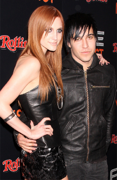 Ashlee Simpson calls ex Pete