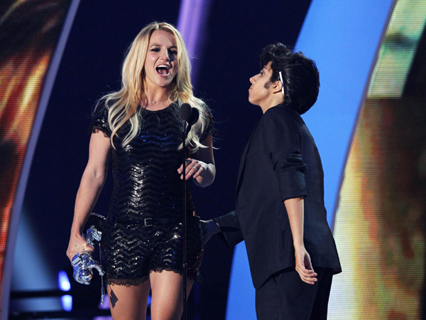 Gaga and Perry win big at 2011 MTV Video Mu
