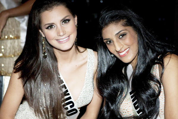Miss Universe Mexico 2011 Karin Ontiveros L and Miss Universe India 2011 